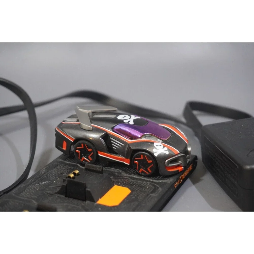 2x Anki Overdrive Cars Ground Shock & Skull & 4-Car Charger